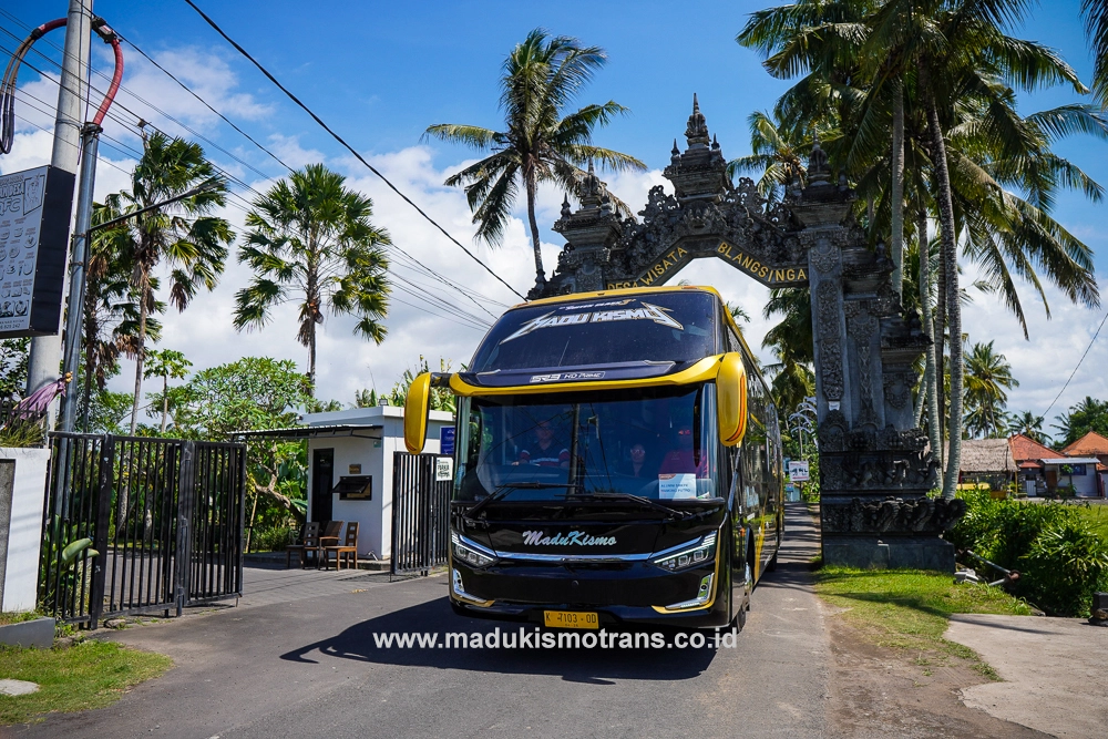Madu Kismo Sleeper Class